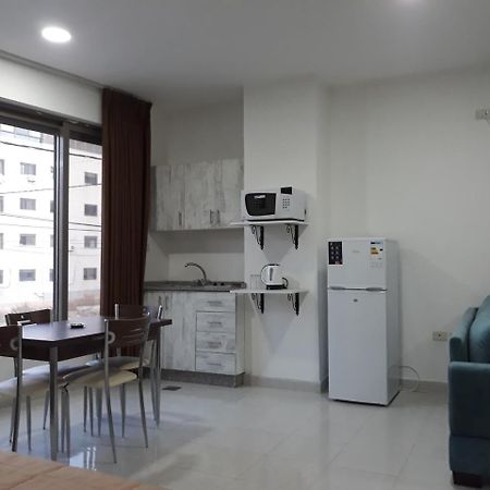 Furnished Apartments Near Mcdonald'S Al-Madina Al-Monawara St Amman Eksteriør billede