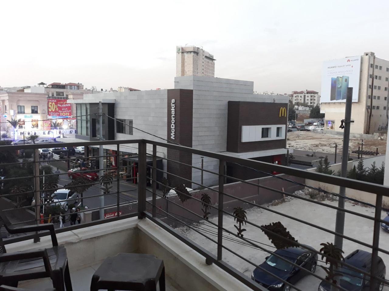 Furnished Apartments Near Mcdonald'S Al-Madina Al-Monawara St Amman Eksteriør billede